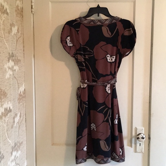 BCBG Wrap Dress 🌺 - Picture 3 of 3